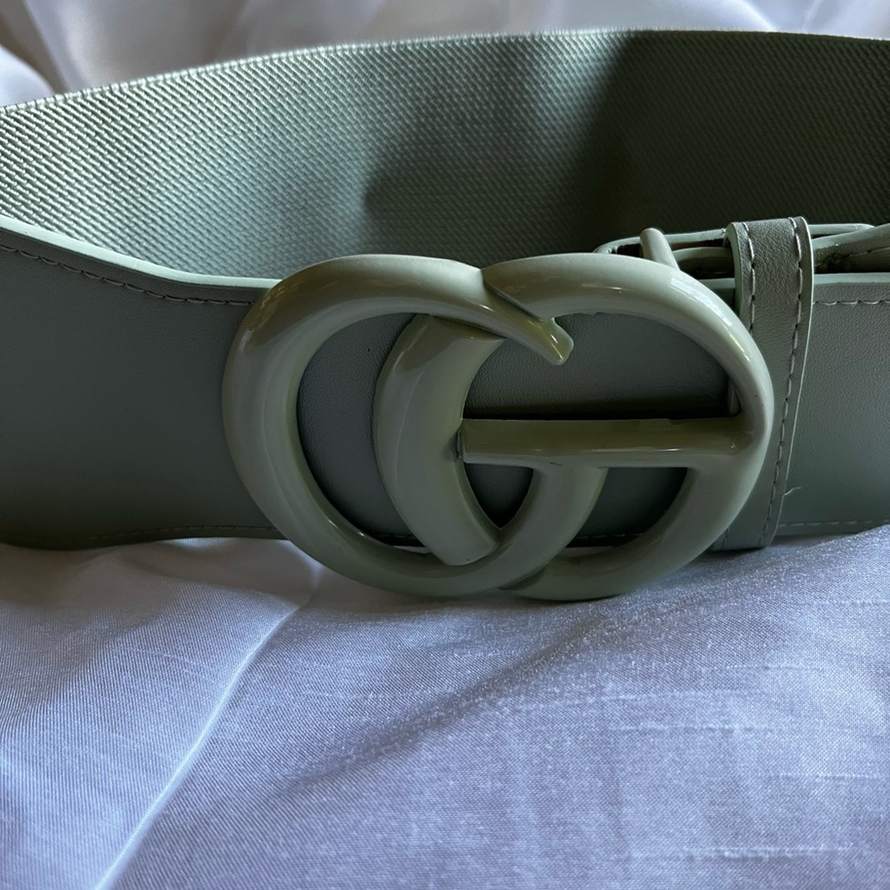 INSPIRED- 😝 belt. Metal buckle